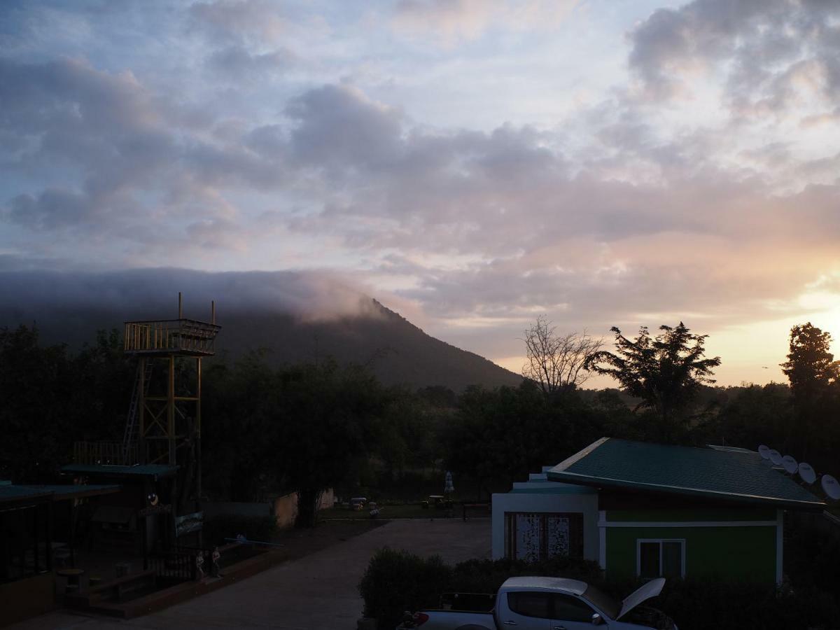 Chomduen Phu Kao Resort Non Sang Luaran gambar
